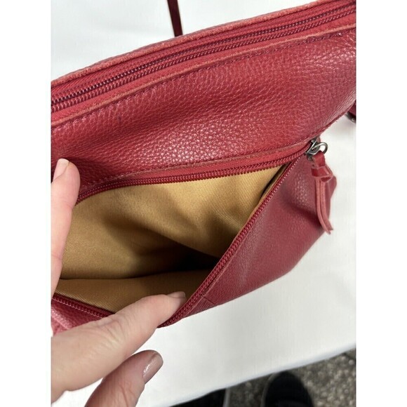 The Sak Crossbody Bag Purse Lipstick Red Leather Zipper Pockets Adjustable Strap - Picture 14 of 16